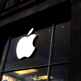 H Apple αξίζει πλέον 3 τρισεκατομμύρια δολάρια - Σε τιμή ρεκόρ η μετοχή της
