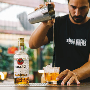 To Rum Old Fashioned στο Diego είναι η γεύση της δικής μου καλοκαιρινής Αθήνας