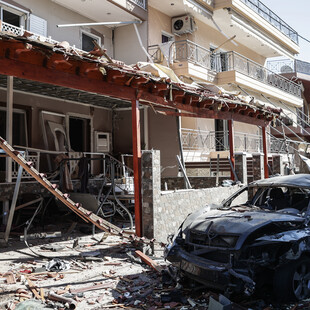 Ισχυρή έκρηξη στον Ασπρόπυργο - Ζημιές σε σπίτια και οχήματα 