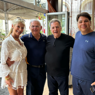 Στην Αθήνα ο Ρόμπερτ Μενέντεζ- Η βόλτα στην Αρχαία Αγορά και την Πλάκα