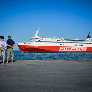 Fast Ferries andros: Μηχανική βλάβη στο πλοίο - Κατέπλευσε στη Μύκονο