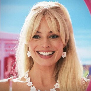 Δεκάδες «Barbie» και «Ken» βγαίνουν από κομμωτήρια της Θεσσαλονίκης