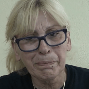 «Πώς κοιμάται που έσφαξε το παιδί μου; Αυτός δεν έχει μάνα;»- Συγκλονίζει η μητέρα του Μιχάλη Κατσουρή