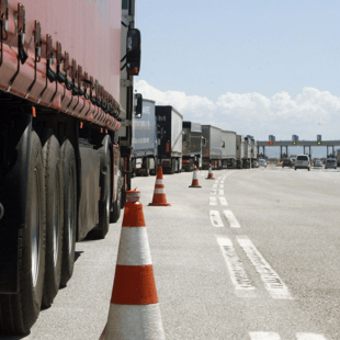 ΑΑΔΕ: Έρχονται τα GPS στα φορτηγά για την πάταξη του λαθρεμπορίου