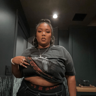 Lizzo: Σφοδρές αντιδράσεις για το twerking εν μέσω καταγγελιών για σεξουαλική παρενόχληση 