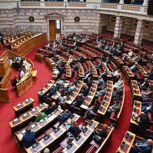 Υπερψηφίστηκε το εργασιακό νομοσχέδιο με 158 «ναι»