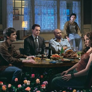 Six Feet Under: Έρχεται στο Netflix η σειρά με το «εμβληματικότερο» τέλος όλων των εποχών