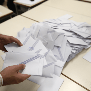 Δημοτικές- Περιφερειακές εκλογές 2023: Οι «γαλάζιες» ήττες και τα πολιτικά μηνύματα