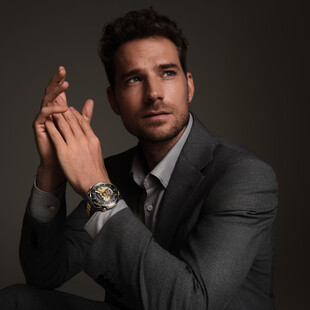GT4 Watch & Ultimate Design: Στα νέα smartwatch της Huawei ό,τι λάμπει, είναι όντως χρυσός