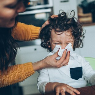 Οι κίνδυνοι της γρίπης και της πνευμονίας καραδοκούν