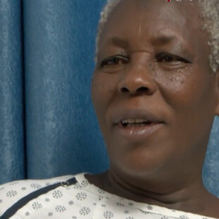 Ένα «εκπληκτικό κατόρθωμα»: 70χρονη από την Ουγκάντα γέννησε δίδυμα