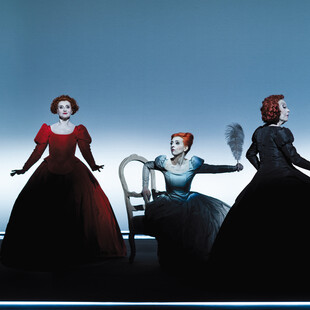 «Τρεις ψηλές γυναίκες» του Έντουαρντ Άλμπι, στο Δημοτικό Θέατρο Πειραιά, σε σκηνοθεσία Μπομπ Γουίλσον