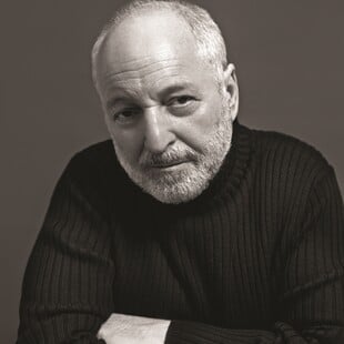 Αντρέ Ασιμάν: «Από την ποίηση του Καβάφη απουσιάζει η ενοχική αγάπη των προηγούμενων γενεών»