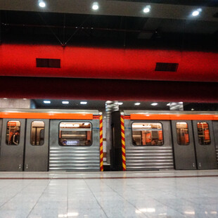 Οπαδική βία: Έριξαν καπνογόνα μέσα στο μετρό και ρωτούσαν για τις ομάδες 