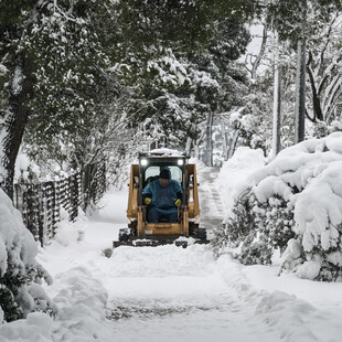 Πολιτική Προστασία: Πώς θα αντιμετωπιστεί ενδεχόμενη έντονη χιονόπτωση στην Αττική