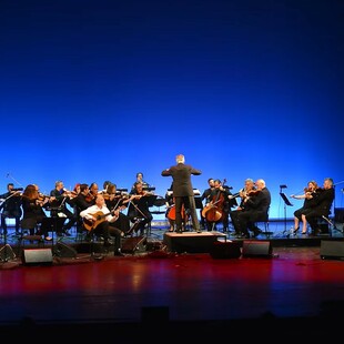 Red Bull Symphonic: Η Ορχήστρα Σύγχρονης Μουσικής της ΕΡΤ με τον 12ο Πίθηκο στο Μέγαρο Μουσικής