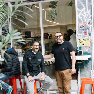 ΕΠΕΞ 47’ λεπτά με τους δημιουργούς του Black Salami 