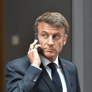 Ο Μακρόν προσβλέπει στη σύνδεση με τον Σαρκοζί για να αποτρέψει την ακροδεξιά στη Γαλλία