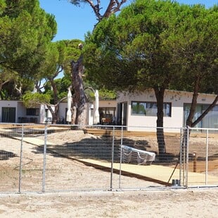 Απάντηση του Υπουργείου Περιβάλλοντος και Ενέργειας για την αυθαίρετη δόμηση στο Εθνικό Πάρκο Σχινιά-Μαραθώνα