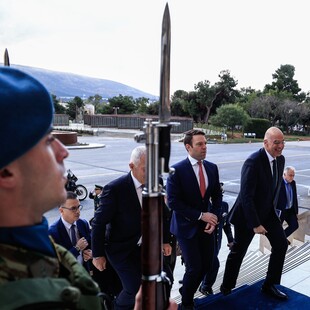 Ο Στέφανος Κασσελάκης στο υπουργείο Άμυνας για F-35 και αμερικανικές φρεγάτες