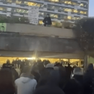 ΜΑΤ στο ΑΠΘ για να εκκενωθεί η κατάληψη στο κτίριο της Πρυτανείας