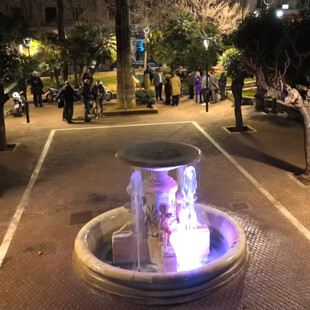 Δήμος Αθηναίων: Φωταγωγήθηκε η πλατεία Αμερικής