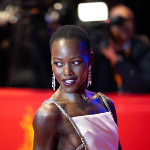 Berlinale 2024: Η Lupita Nyong'o έγραψε ιστορία στο φεστιβάλ κινηματογράφου