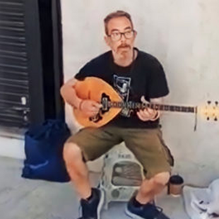 Εξαφανισμένος επί πέντε μήνες ο «ρεμπέτης της Αριστοτέλους»- Βρέθηκε νεκρός ο σκύλος του