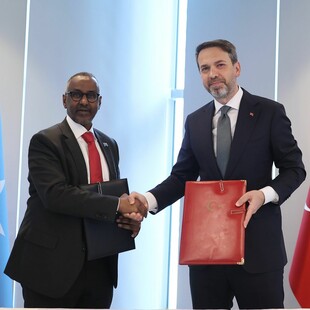Τουρκία και Σομαλία υπέγραψαν συμφωνία για πετρέλαιο και φυσικό αέριο