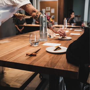 Artisan Water μ.: Το νερό που πρωταγωνιστεί στο φετινό Dine Athens