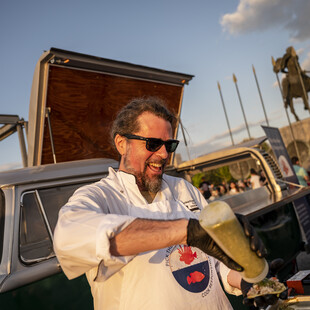 «Pick the Alien»: Των φρονίμων τα παιδιά, πριν πεινάσουν μαγειρεύουν... ξενικά