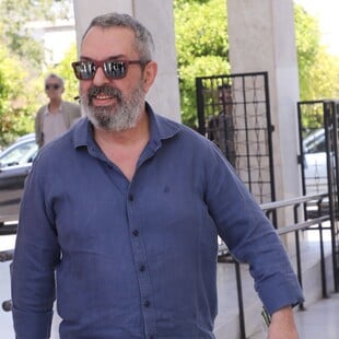 Χρήστος Χατζηπαναγιώτης: Αναζητείται ο αντικαταστάτης του για τη θεατρική παράσταση που πρωταγωνιστεί
