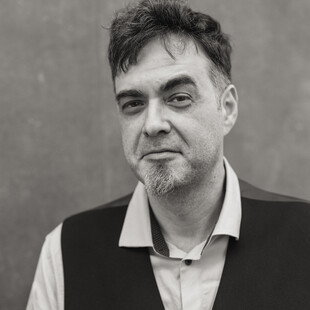 Έτσι μας πέταξαν μέσα στην Ιστορία