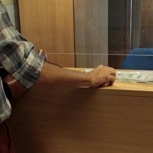 Επιστροφή πινακίδων από τον Δήμο Αθηναίων λόγω Πάσχα	