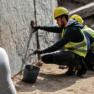 Ασσυριακά πέτρινα ανάγλυφα βρέθηκαν στη Νινευή ανάμεσα στα ερείπια που άφησε το Ισλαμικό Κράτος 