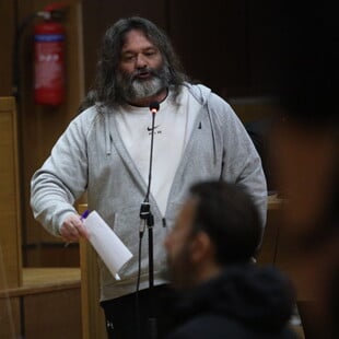 Δίκη Χρυσής Αυγής: «Δηλώνω ναζιστής» παραδέχεται κυνικά ο Λαγός 
