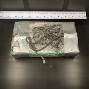 Πειραιάς: 110 κιλά κοκαΐνης ήταν κρυμμένα σε καλαμαράκια