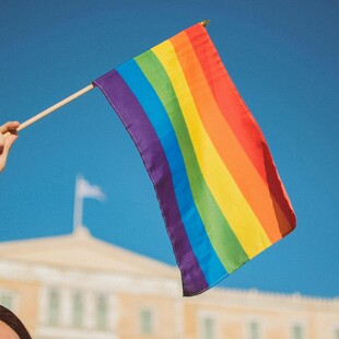 Αύξηση των περιορισμών στην έκφραση των ΛΟΑΤΚΙ+ ατόμων βλέπει νέα έκθεση