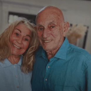 Αμερικανός 100χρονος βετεράνος έκανε «δεύτερη απόβαση στην Νορμανδία» για να παντρευτεί την 96χρονη αρραβωνιαστικιά του 