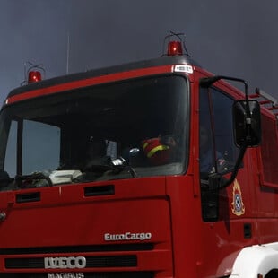 Υπό μερικό έλεγχο οι φωτιές σε Ασπρόπυργο, Σχιστό και Μενίδι