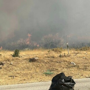 Φωτιά τώρα στην Φέριζα Κερατέας: Μήνυμα του 112