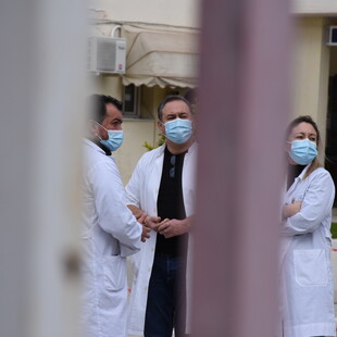 Μέτρα κατά της covid-19 επαναφέρει το «Μεταξά»