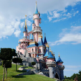 Η πρώτη επίδειξη μόδας στη Disneyland από τον οίκο Coperni