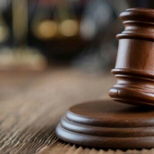 Αλμυρός: Δικάζονται τη Δευτέρα σύζυγος, πεθερά και κουνιάδα για τον ξυλοδαρμό της 30χρονης συζύγου