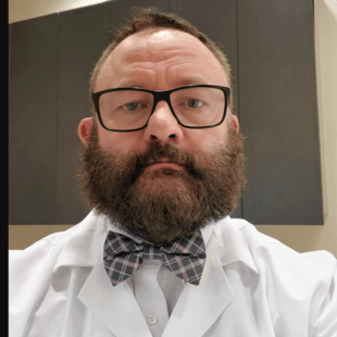 Σάλος στις ΗΠΑ με σαδιστή ουρολόγο που κακοποίησε πάνω από 300 άνδρες