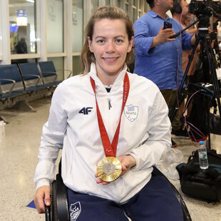 Παραολυμπιακοί Αγώνες: Χαμόγελα και συγκίνηση στην υποδοχή της ελληνικής ομάδας