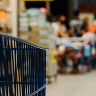 Περίπου 1.625 ευρώ τον μήνα δαπανά το ελληνικό νοικοκυριό: Πού ξοδεύονται τα περισσότερα χρήματα