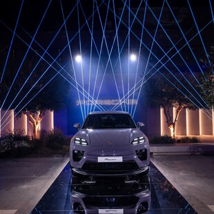 Η νέα Porsche Macan μας έβαλε στην πρίζα