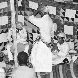 Μία γιορτή στην εξωτική κατοικία του Βασίλη Φιλιππάτου