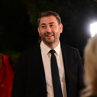 ΠΑΣΟΚ: Γερουλάνος, Διαμαντοπούλου, Κατρίνης και Γιαννακοπούλου έδωσαν συγχαρητήρια στον Νίκο Ανδρουλάκη